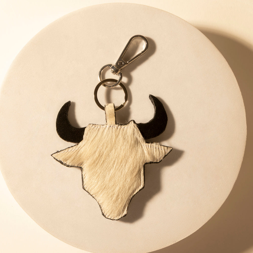 Myra Amarillo Skull Keychain in Prairie Bone Mix